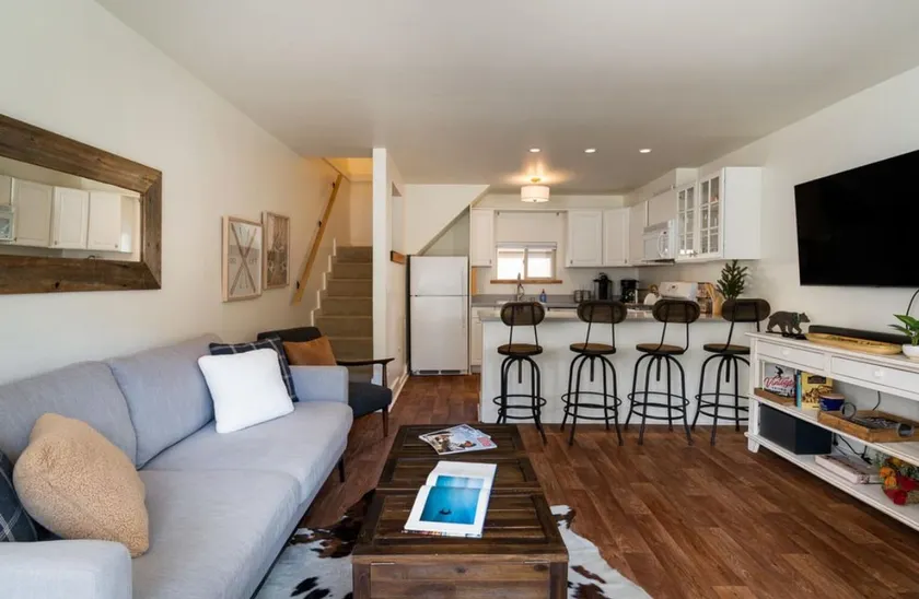 Quintessential Mountain Condo-Minutes from Slopes - Image 1