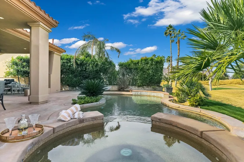 Golf Course Views/Best Value in PGAW/Pool/Spa/BBQ - Image 1