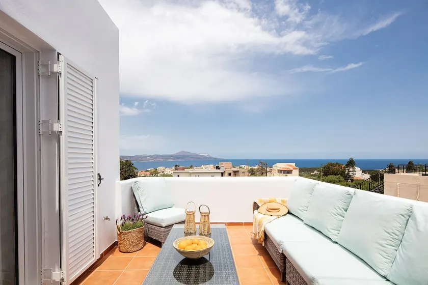 Plaka Modern Apartment - Image 1