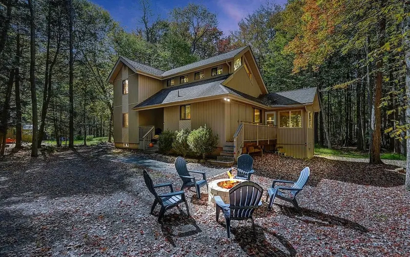 Lakehouse Charm + Firepit - Image 1