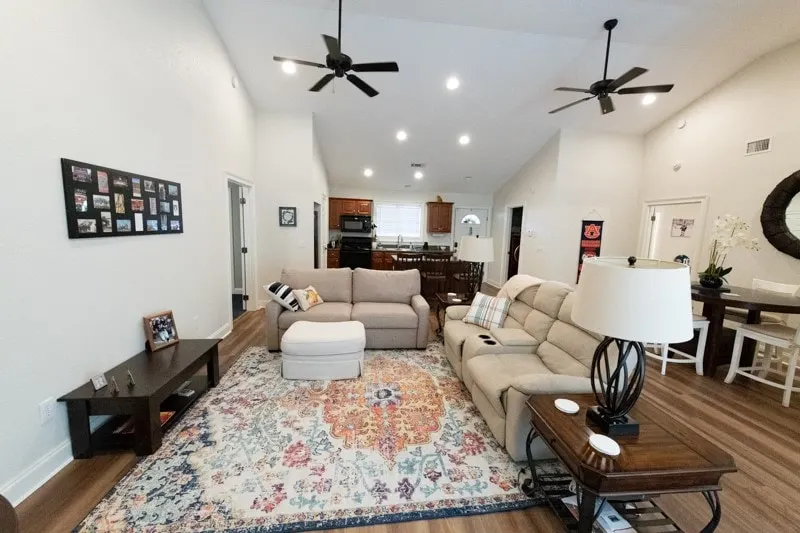 Auburn's Hideaway - Image 1