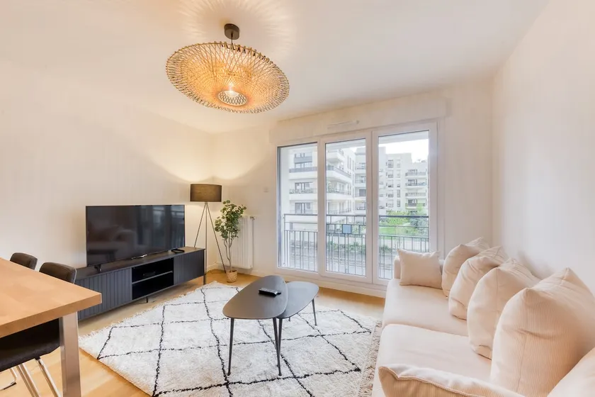 New residence with parking near Paris & RER - Image 1