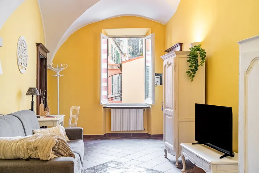 Downtown Noli, Spacious Kinfolk-Style House + Parking - Image 1