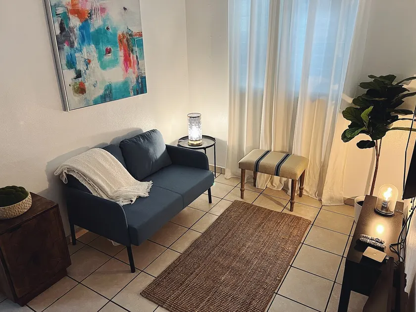 Modern & Cozy - Best Location - Image 1