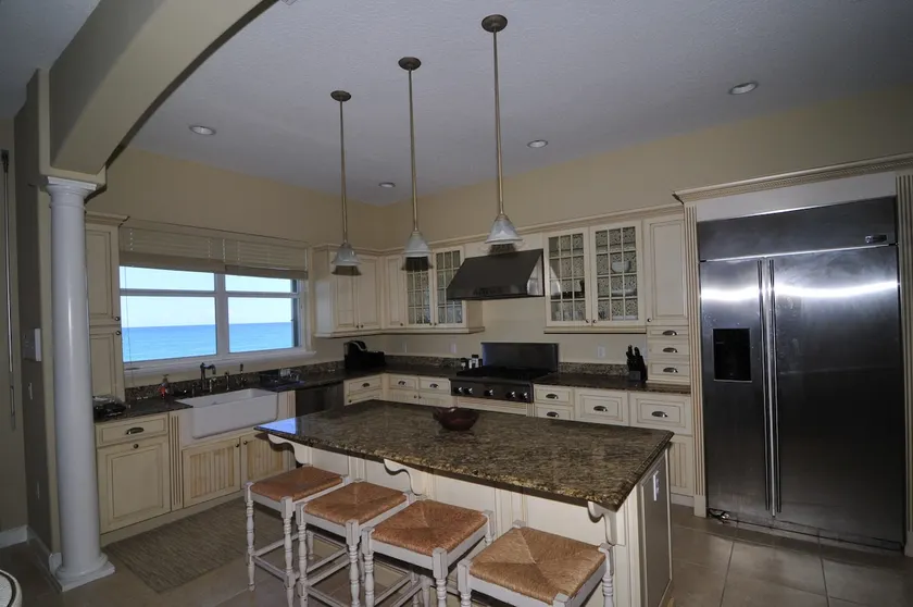 Oceanfront Estate - Image 1