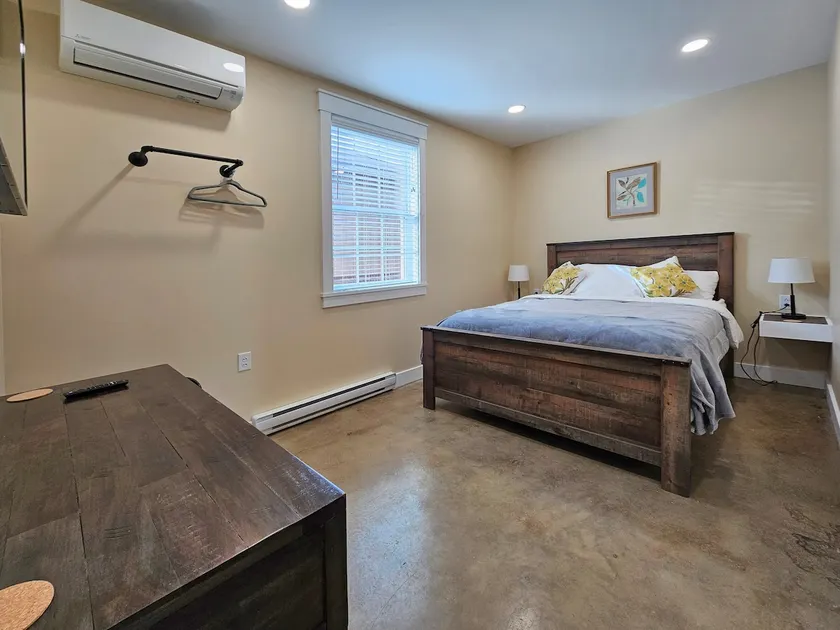 Breckenridge Suites #4 - Cozy 1-Bedroom Suite - Image 1