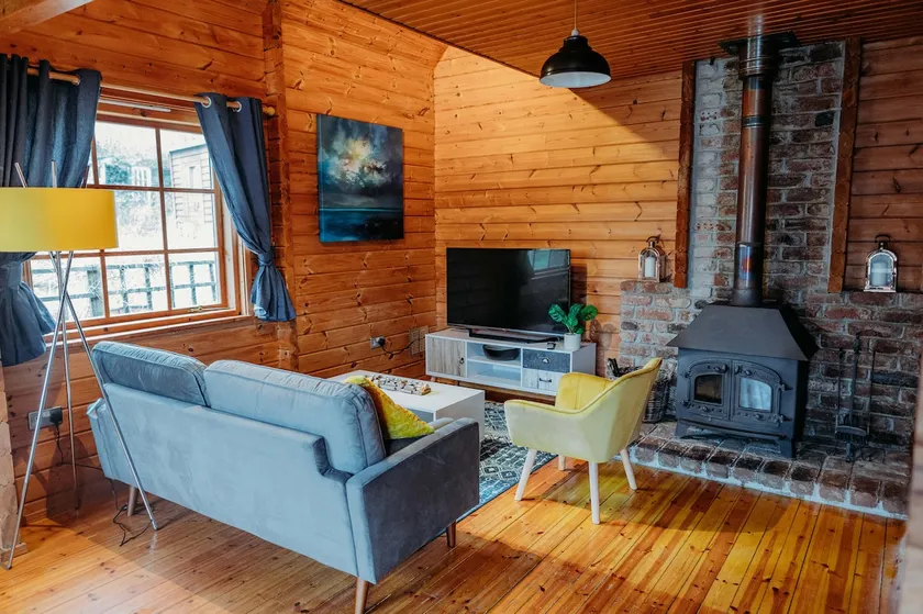 Finlodge- Pet-Friendly Scandinavian Cabin - Image 1