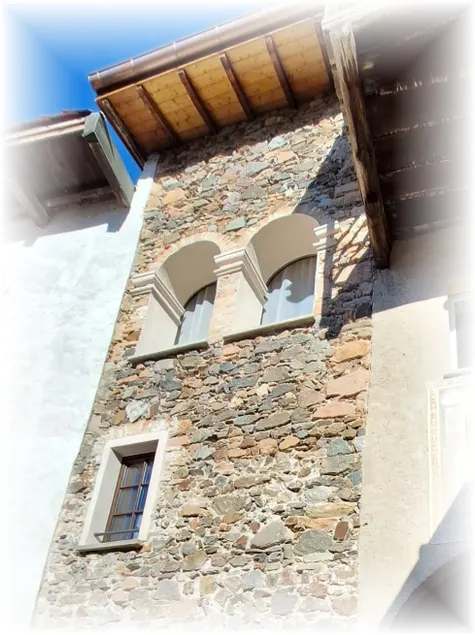 Ancient tower of the ”Casa Ceresiana” castle - Image 1