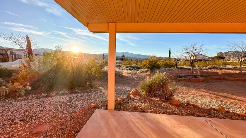 Desert Oasis: Red Mtn. Retreat - Image 1