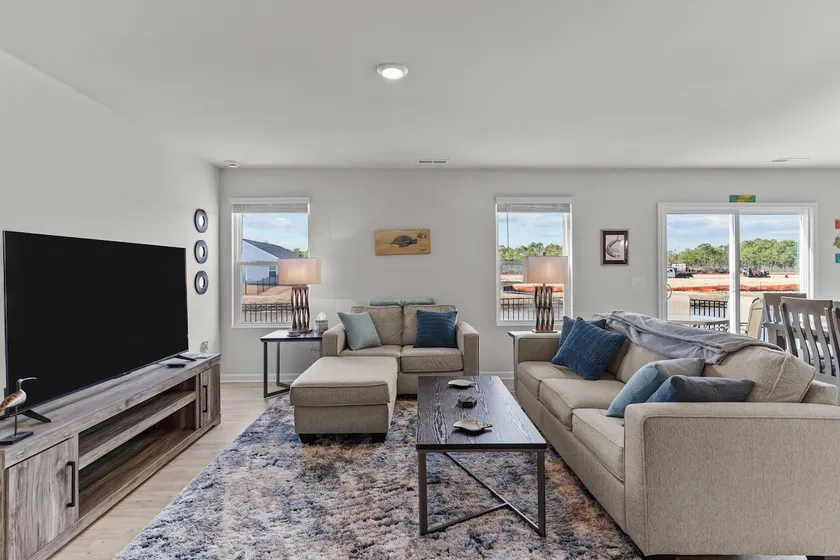 Coastal Eve Retreat-spacious, pets & fully loaded! - Image 1