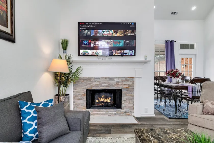 Frisco Resort Style Home w/Spa - Image 1
