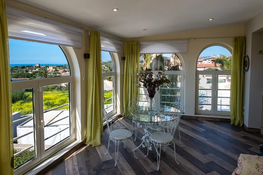 The Terrace Overlooking the Sunset - Apartment in Villa - Image 1