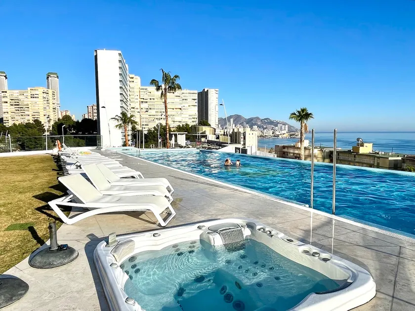 Luxury apartment Sunset Cliffs Benidorm - Image 1