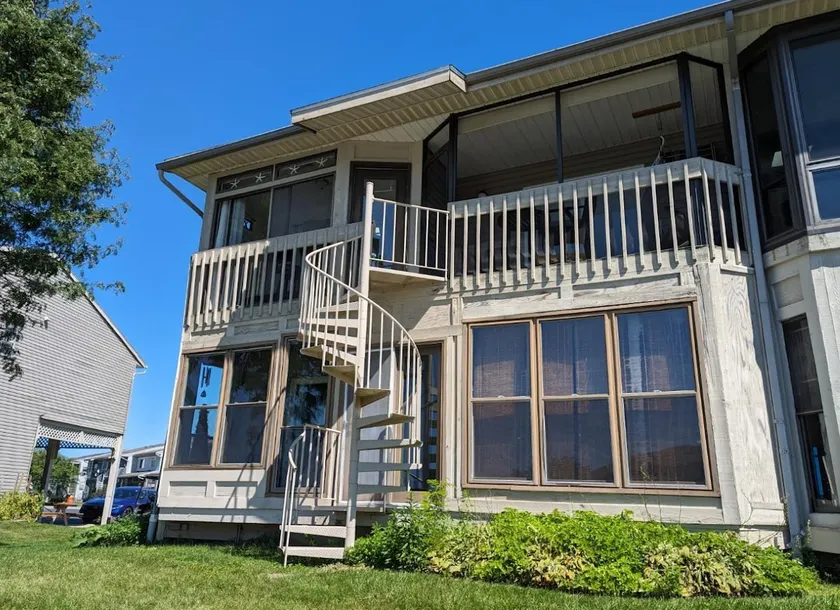 Lake Erie Green Cove Getaway - Image 1