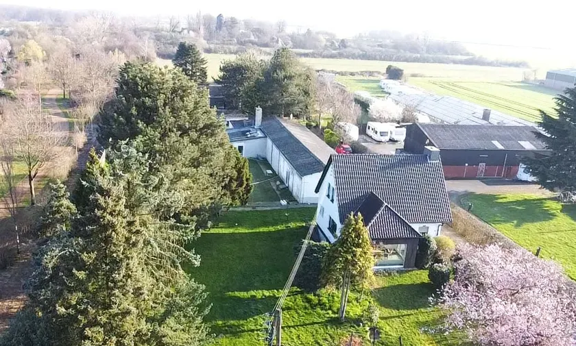 Pretty cottage in a former nursery - Image 1