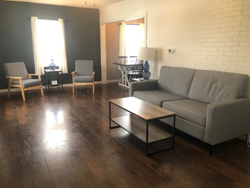Sleeps 6. Pets welcome. Wi-Fi. 3 bedroom house. - Image 1