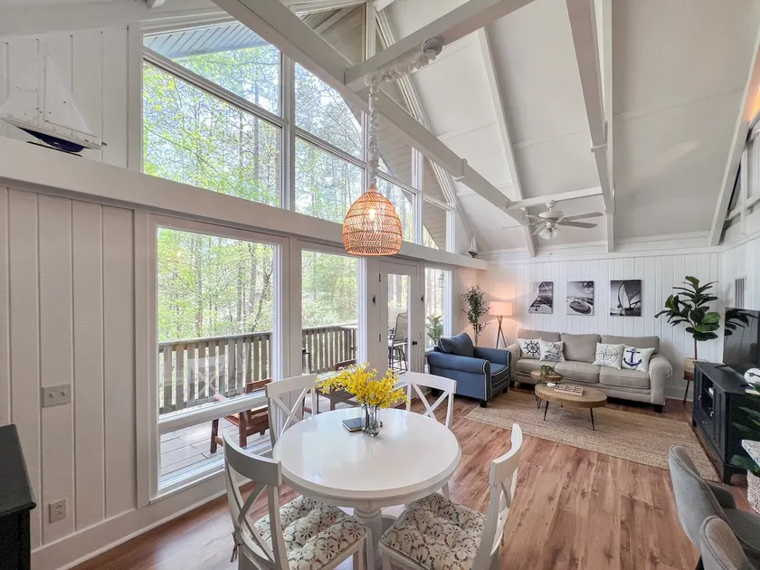 Golf view, lake access, 3 pools! - Image 1