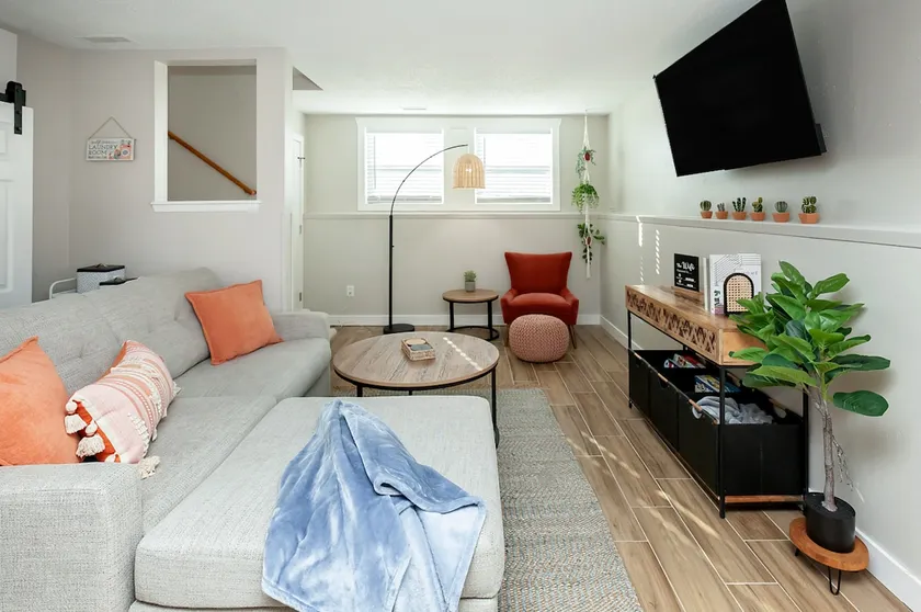 Boho Chic Near Downtown: KING BED & Reading Nook! - Image 1