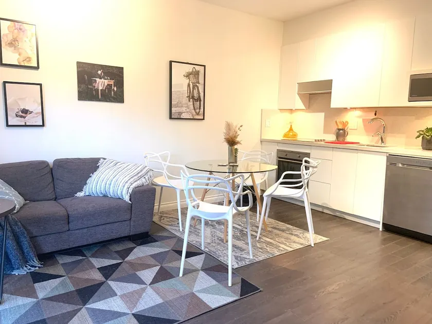 Comfy Fully Private Retreat | steps to bus & YVR - Image 1