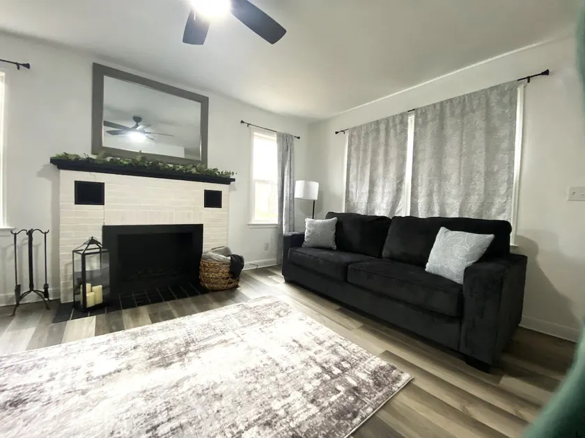 Pekin Cottage 1 - Image 1