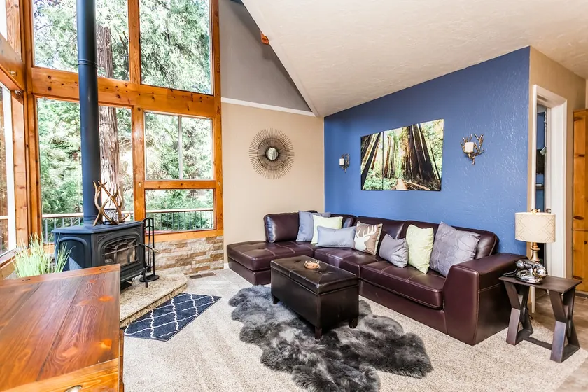 Sweet Retreat: Private Lake! Fast Wi-Fi • A/C - Image 1
