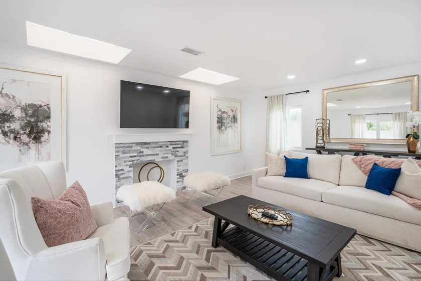 Explore Long Beach from a Cozy 3BR Home, Near LGB - Image 1