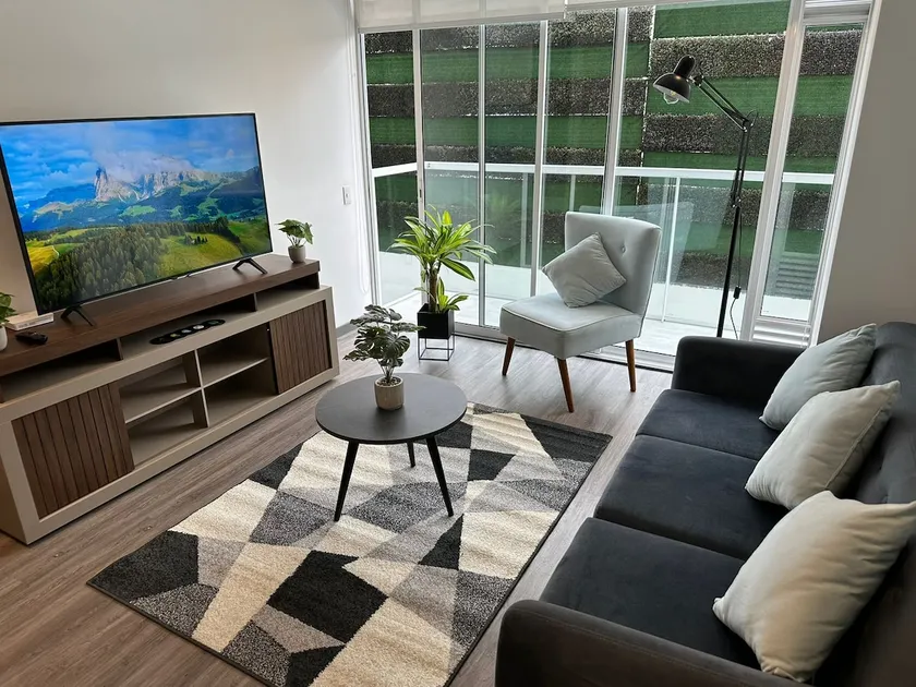 Beautiful, Centric and Modern Apartment - Image 1