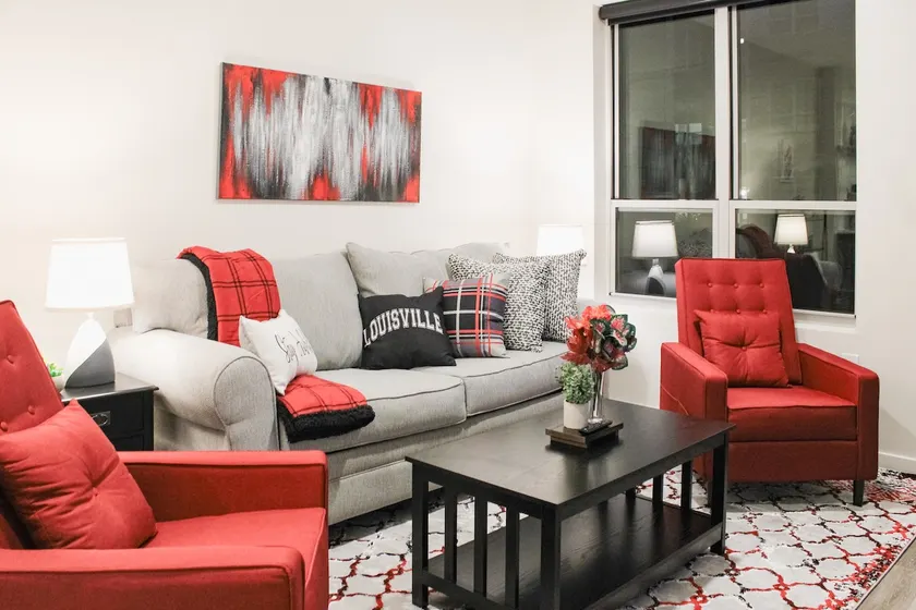 Downtown Apt | King Bed • Heated Pool + Hot Tub - Image 1