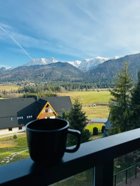 Apartment under the Mountain Sky - Image 1