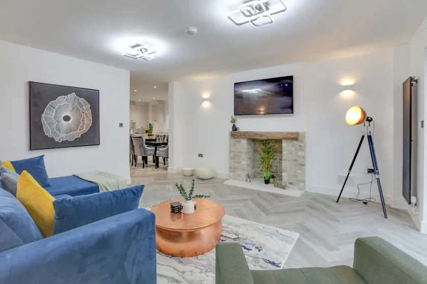 Kestrel Gardens Dunmow - Image 1