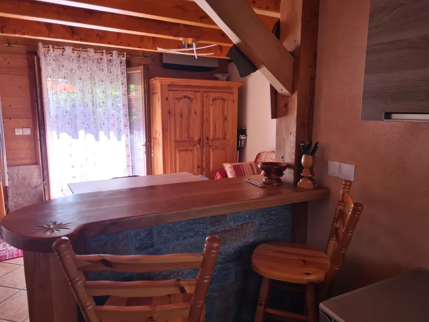 Les Chataigniers Apartment - Image 1
