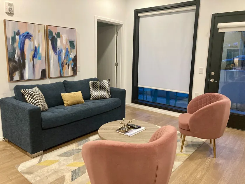 2BR with Pool - Steps to Broadway and Music Row - Image 1