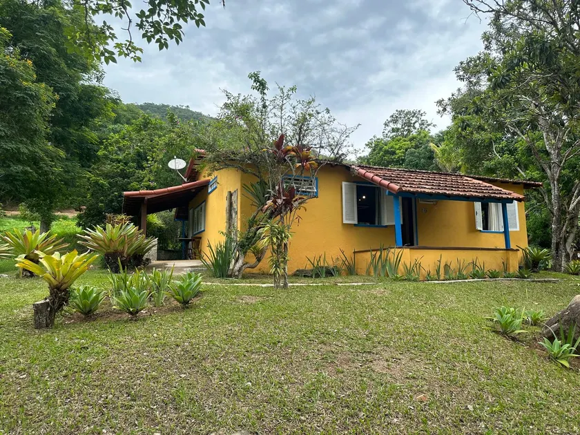 Pet Friendly Lakefront Chalet - Image 1