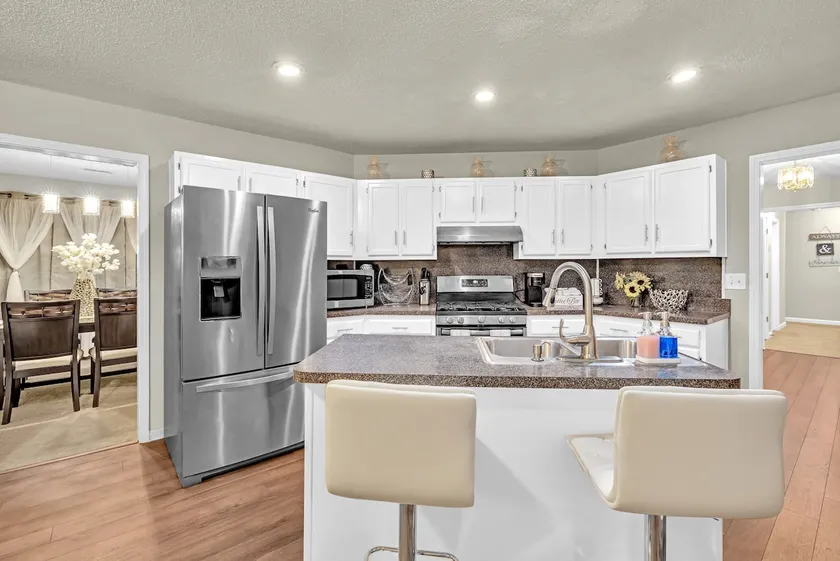 Home Near Airport, Restaurants & Motor Speedway - Image 1