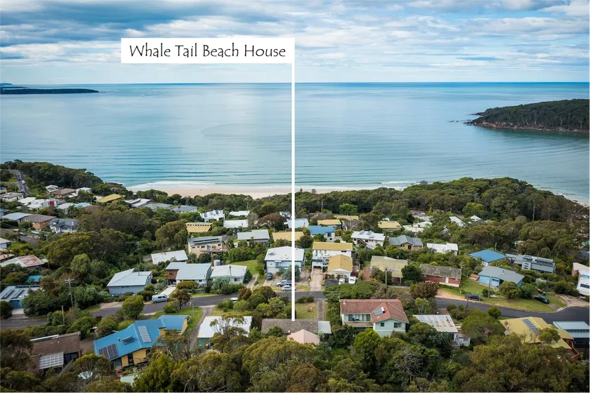 Whale Tail Beach House - Image 1