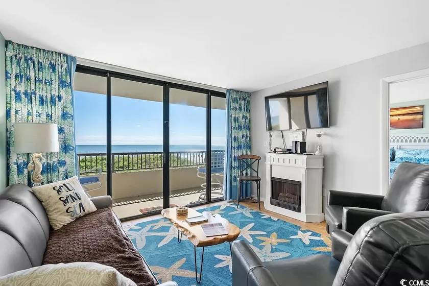 50 Steps to Beach-Oceanfront 4 beds-3BR/2Bath - Image 1