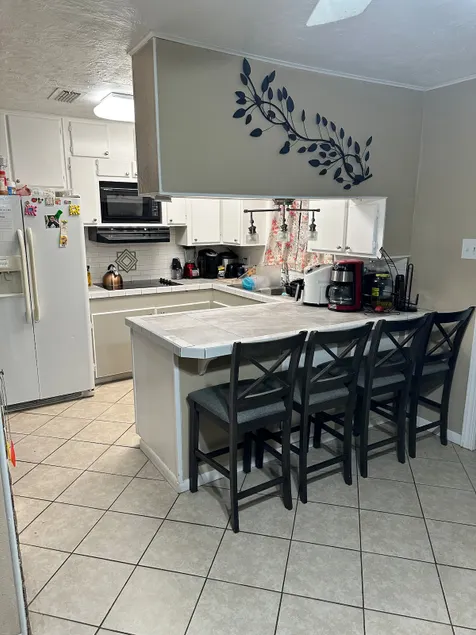 The Red Door Home-3 Bedroom - Image 1
