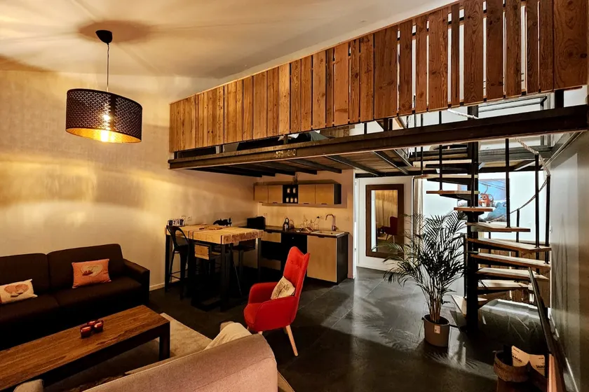 Le Chalet-Loft-Private Bathroom-Apartment-V - Image 1