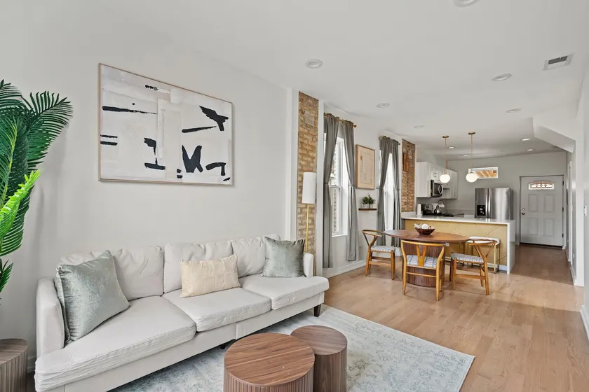 Duplex Luxury Apartment with King Suite - Image 1