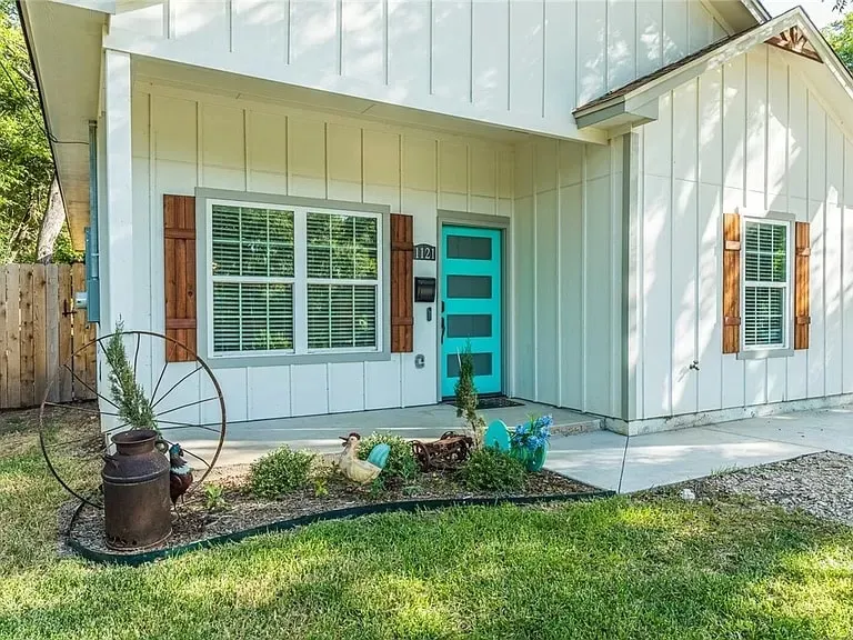 Blue Door Home in Waco - Image 1
