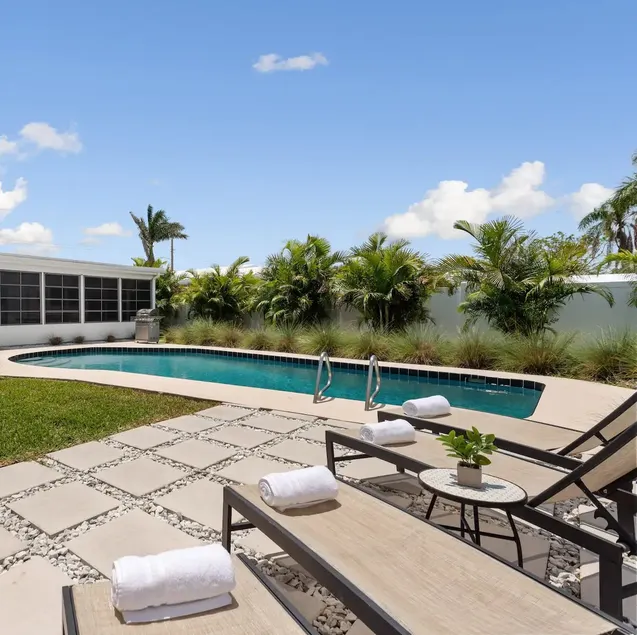 4 BR, 5 bds, 2 Kngs, sparkling clean, private pool - Image 1