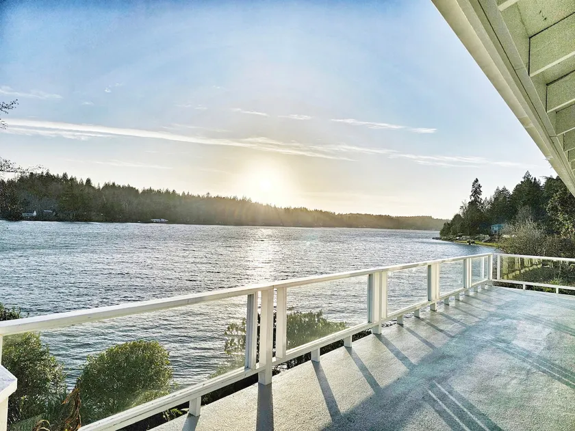 Private Luxury 3500sqft Waterfront Estate - 2.5 ac - Image 1