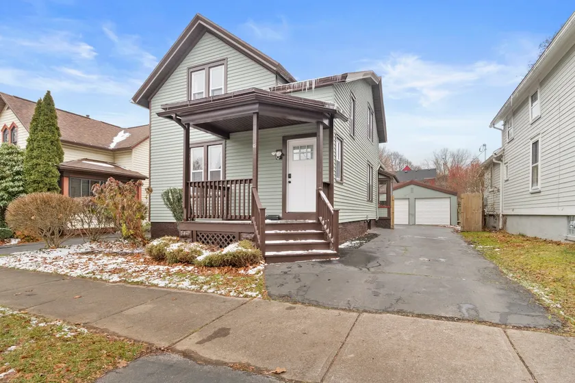 Premier, Modern 4 BR near U of R - Image 1