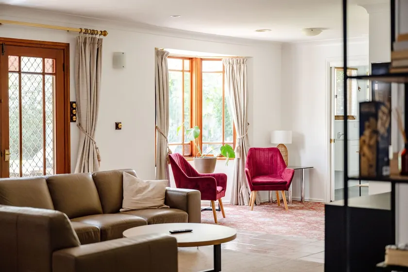 Large and central | Indoor pool | Pets welcome! - Image 1