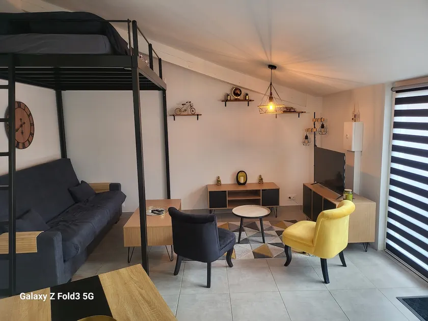 Small cozy house. - Image 1