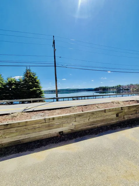 Lake Winnisquam 1 Bedroom Condo with Lake Views - Image 1