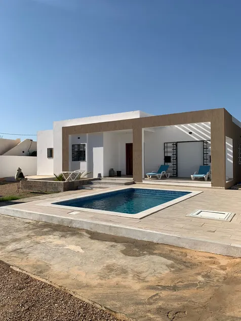 Charming villa on the Bourgo Mall side - Image 1