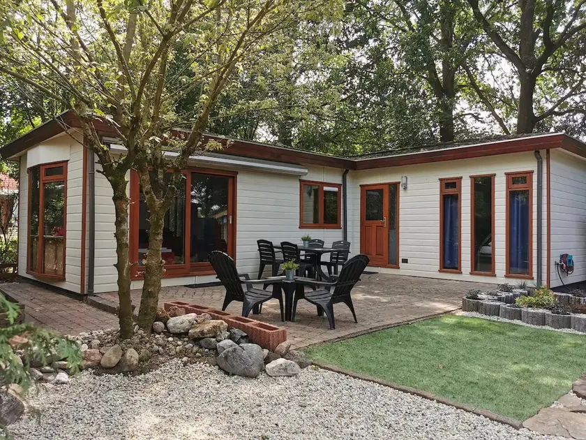 Rust-ique Chalet - Image 1