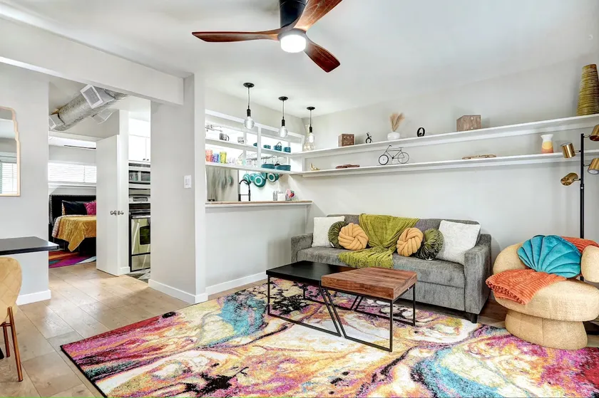 Condo with Pool on 6th st! 8 minutes to DKR! - Image 1