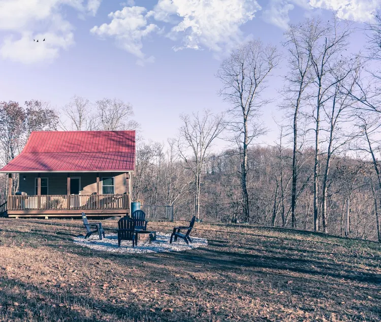 Cozy cabin, 6 mi HM trails, 12 mi from Charleston - Image 1